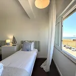 Апартаменты The Luxe View Spot Кошта-да-Капарика