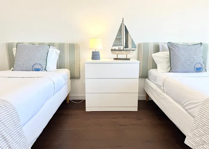 The Luxe View Spot * Costa de Caparica